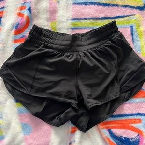 Lululemon hotty hot short 2.5"